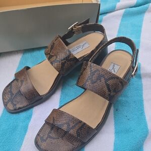 Elegant Brown Snake Pattern Sandals